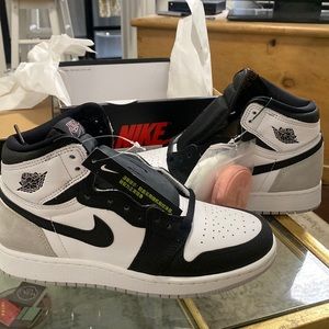 NIKE JORDAN 1 Retro High OG  Bleached Coral- BRAND NEW